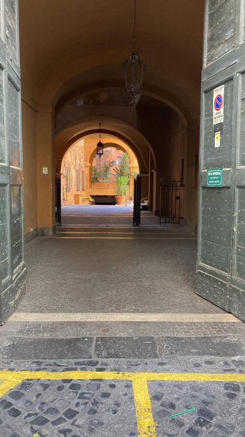 In The Rome'S Soul Close To Navona Square Bagian luar foto
